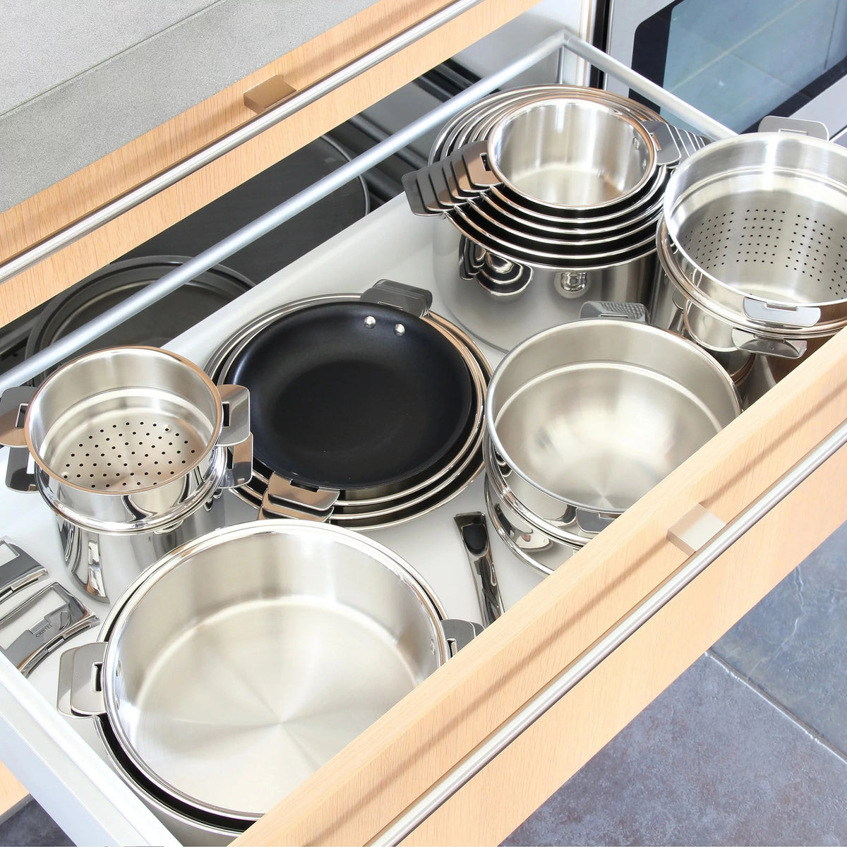 2.5 Qt Saucepan with Lid Z5563